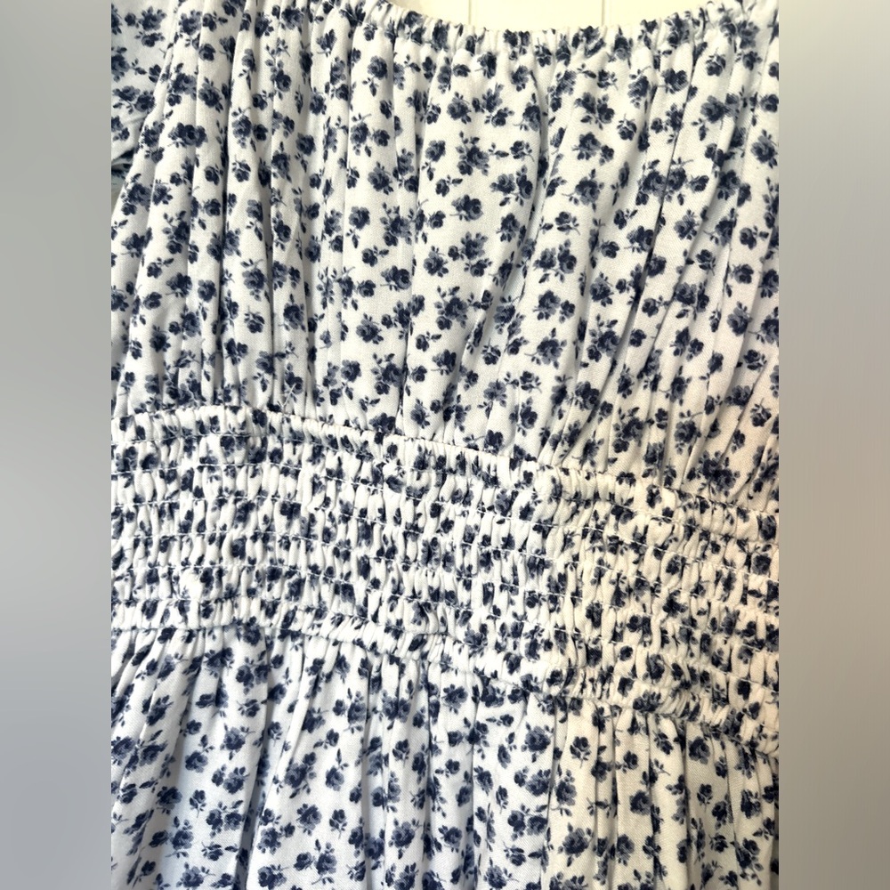 Hollister dress - Picture 3 of 4
